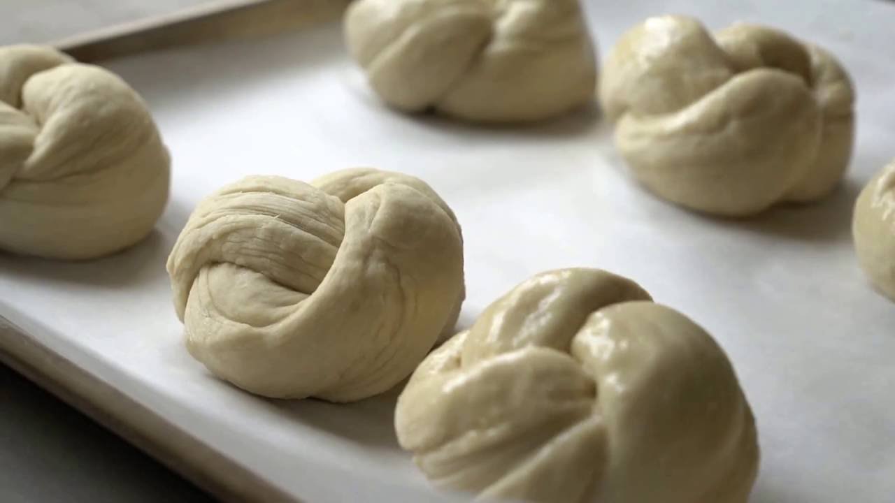 3 Ways How to Braid a Round Challah