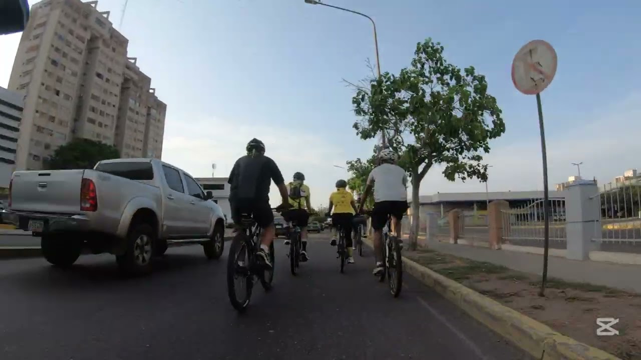Ocaso de Jueves santo sobre ruedas con Biciclub Norte