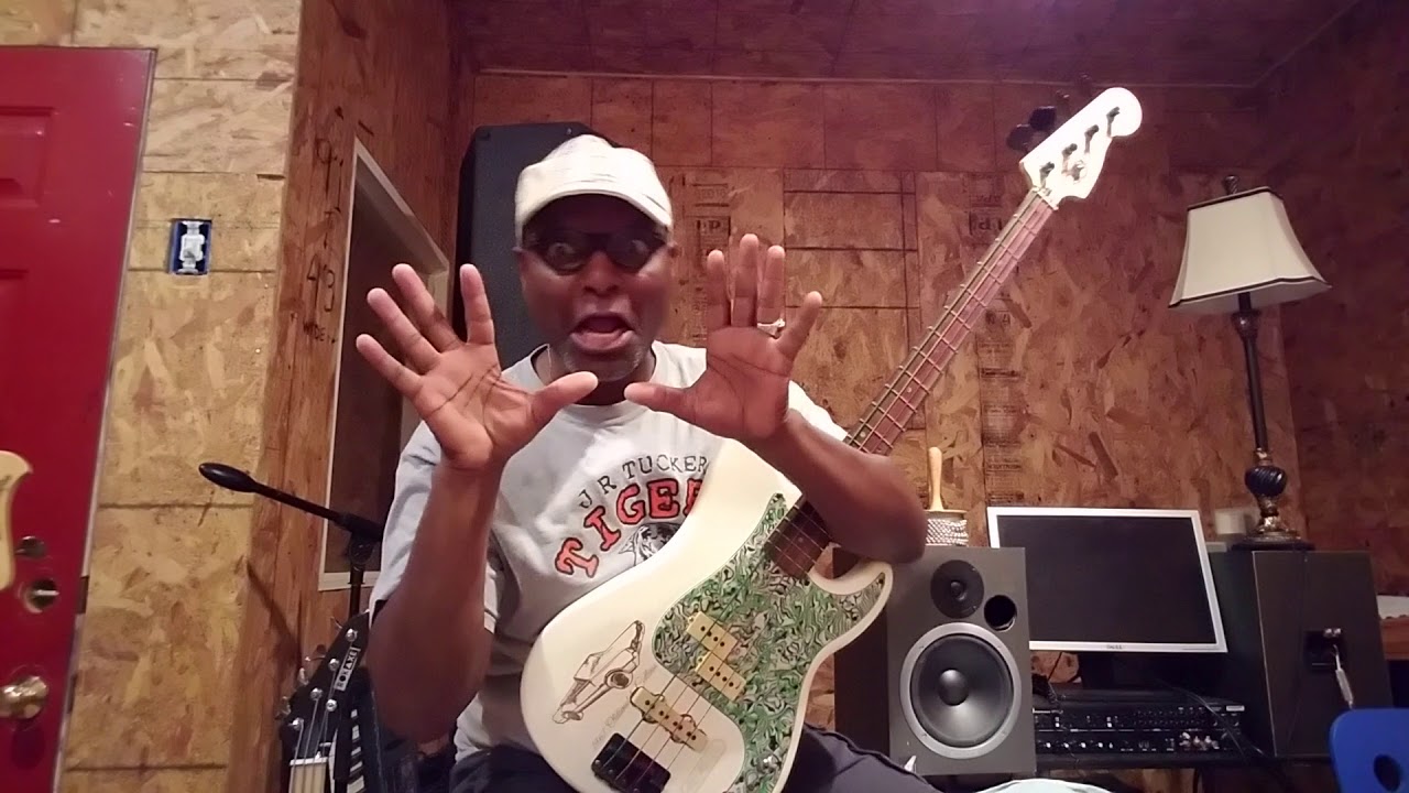 PJ  OR JAZZ BASS (what's your choice)
