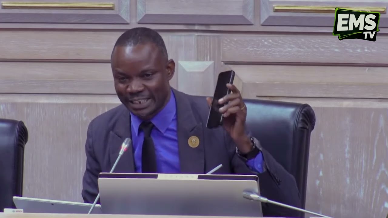 DEPUTADO DA UNITA ESFREGA NA CARA DOS DEPUTADOS DO MPLA REALIDADE E A MISÉRIA EM QUE O POVO VIVE