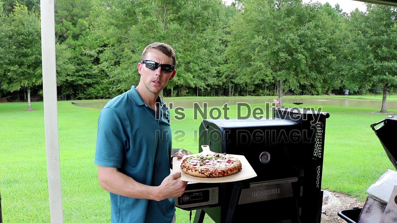 Masterbuilt 560 Second Cook after Upgrade! Frozen Pizza