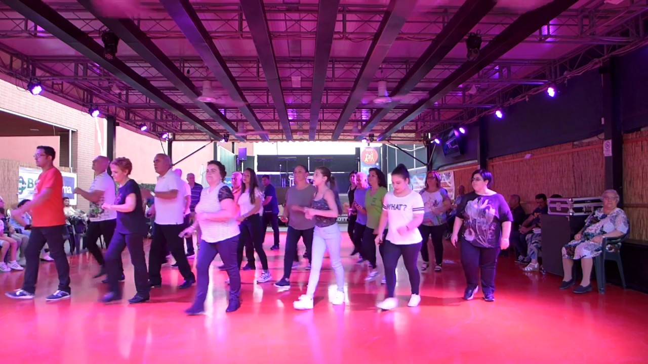 L'esercito del selfie - Ballo di gruppo 2017 coreo Luisa e Roby Smile & Dance