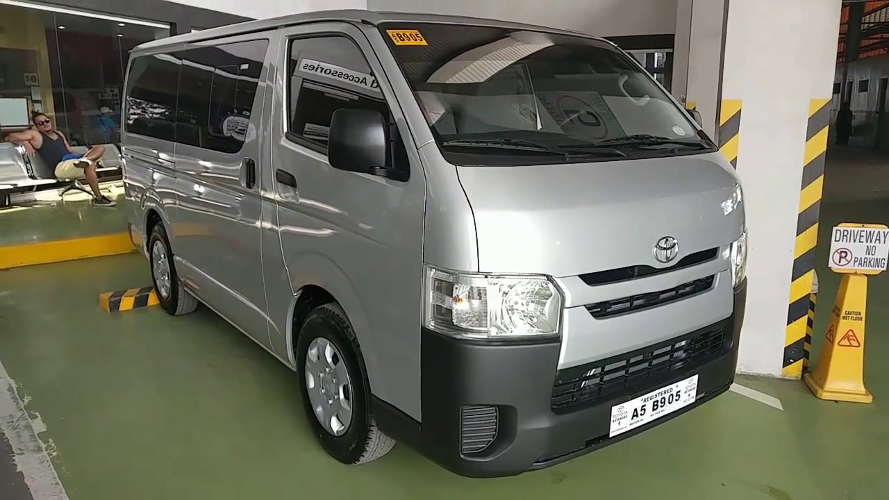 Toyota Hiace COMMUTER 3.0L - Silver