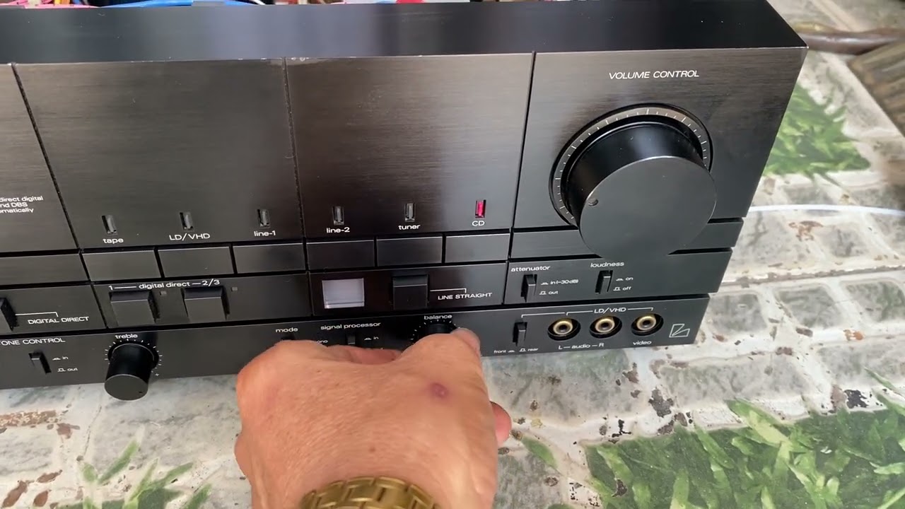 ampli luxman LV-117 chạy 8 sò 300w lh:0909646979