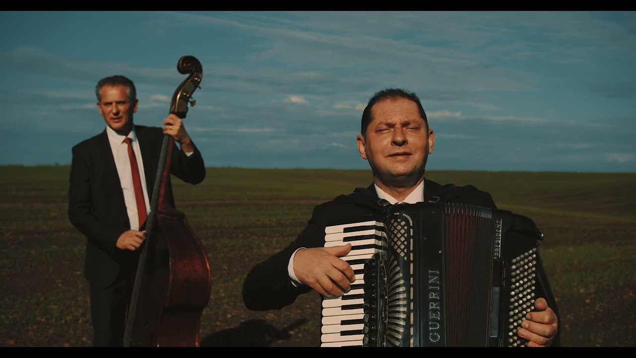 Ansambl Hajo i Klapa More &Scaron;ibenik - Ratari i Ribari (Official video)