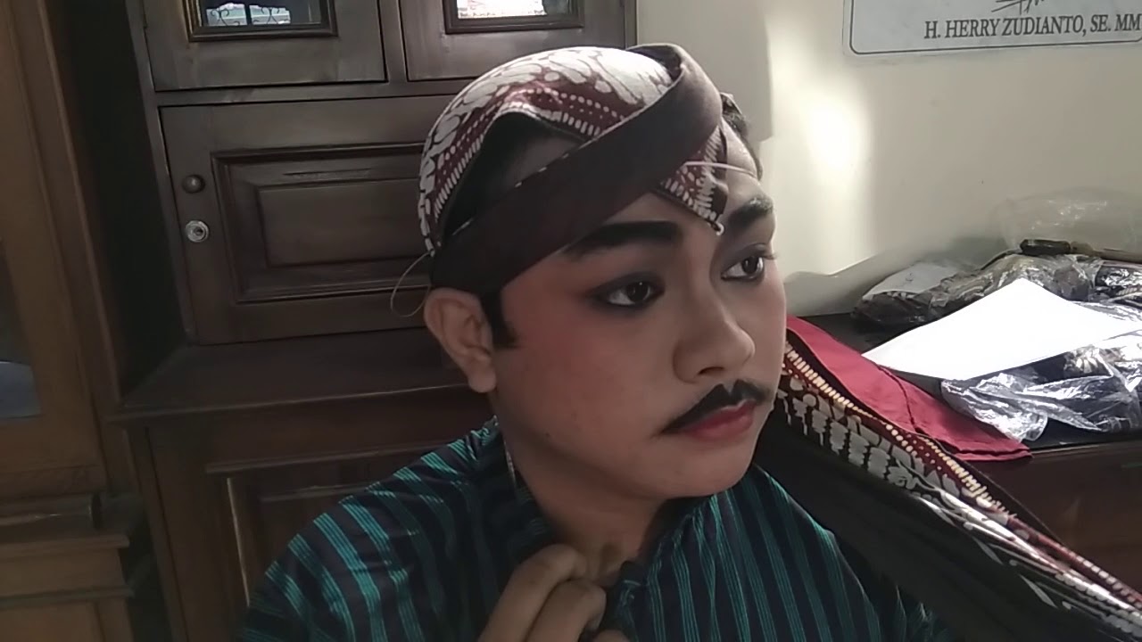 Tutorial Memakai Iket/Blangkon ( Pidihan Gaya Jogjakarta) bersama Antok Ahyar dkk