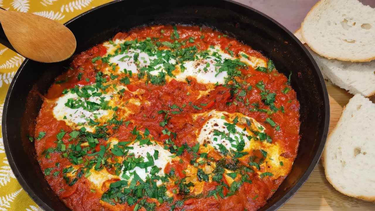 Varianta mea de shakshuka | O reteta rapida, atunci cand vrei sa pregatesti masa in 15 minute! 🙌