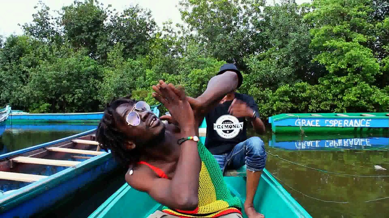 OXY KALASHEE feat G FEDETAS   C'EST PAS DE MA FAUTE