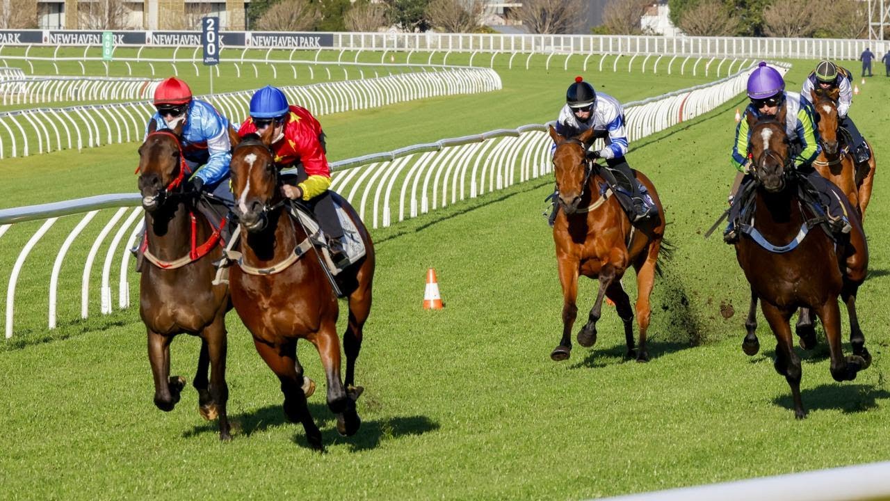 2021 GOLDEN SLIPPER WINNER RETURNS TO TRACK WITH A BRILLIANT DISPLAY!