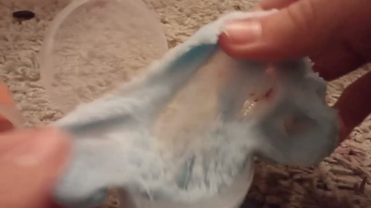 Ich bin einfach zu abgelenkt von den Schleim denn ich knete 🤣🤣🤣.   