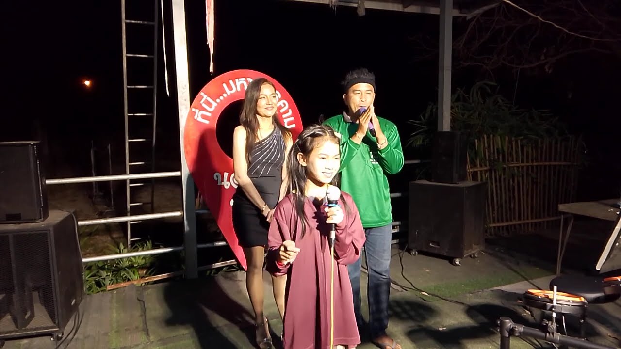 ร้องเพลงได้เล่นตลกได้ ธิดาลาว