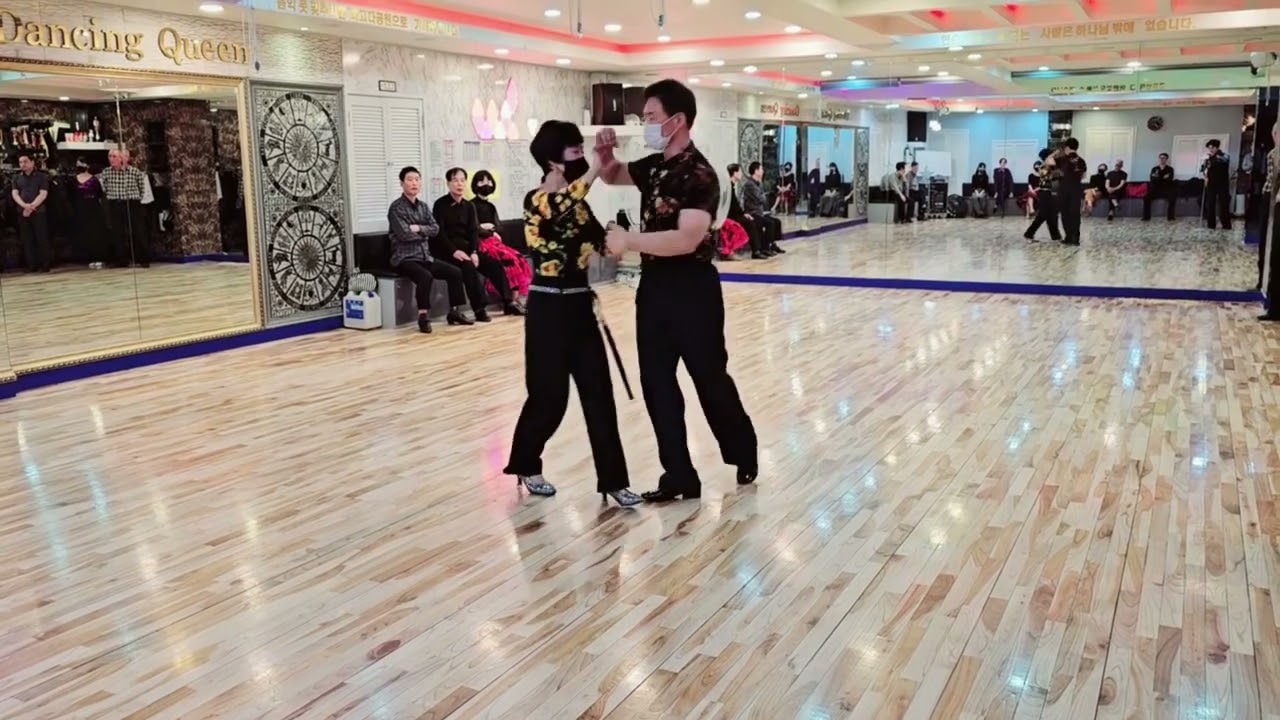 댄싱퀸 1월의 댄스왕 3탄[실베스타&민들레님]