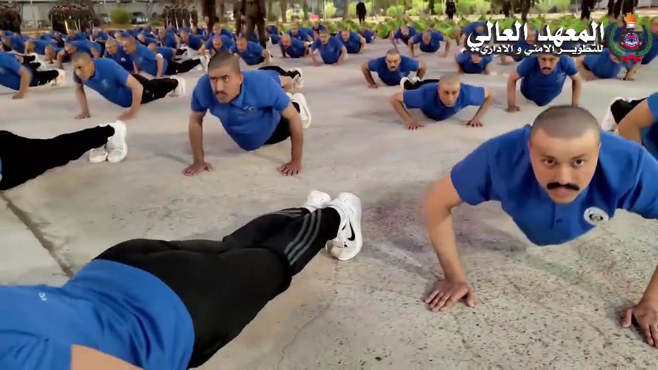 طلاب الدورة التأهيلية (31) يواصلون التدريب العسكري والبدني في المعهد العالي