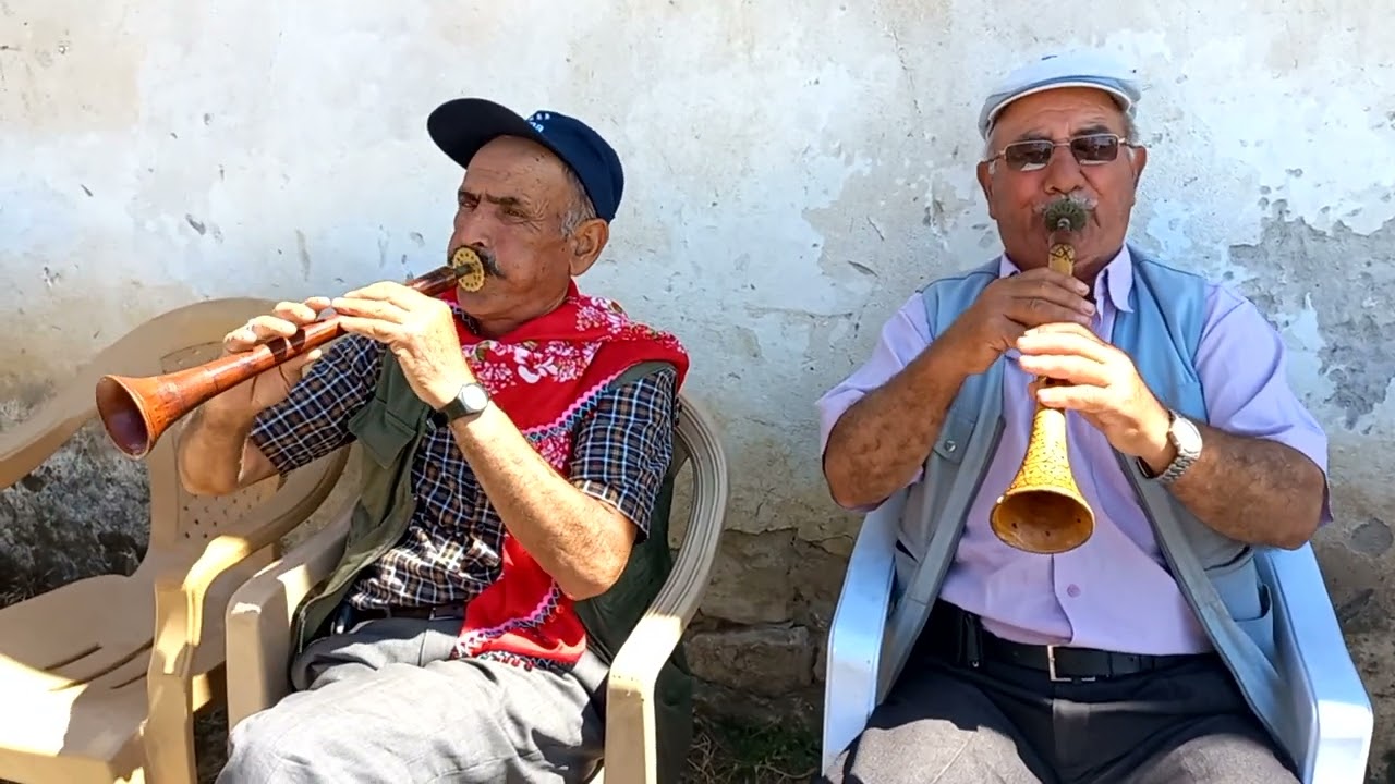 Gelin Ağlatma Müziği / Zurnada mevlit Ve Recep Başkurt Davulda kızılcık ise İsmail Menevşe