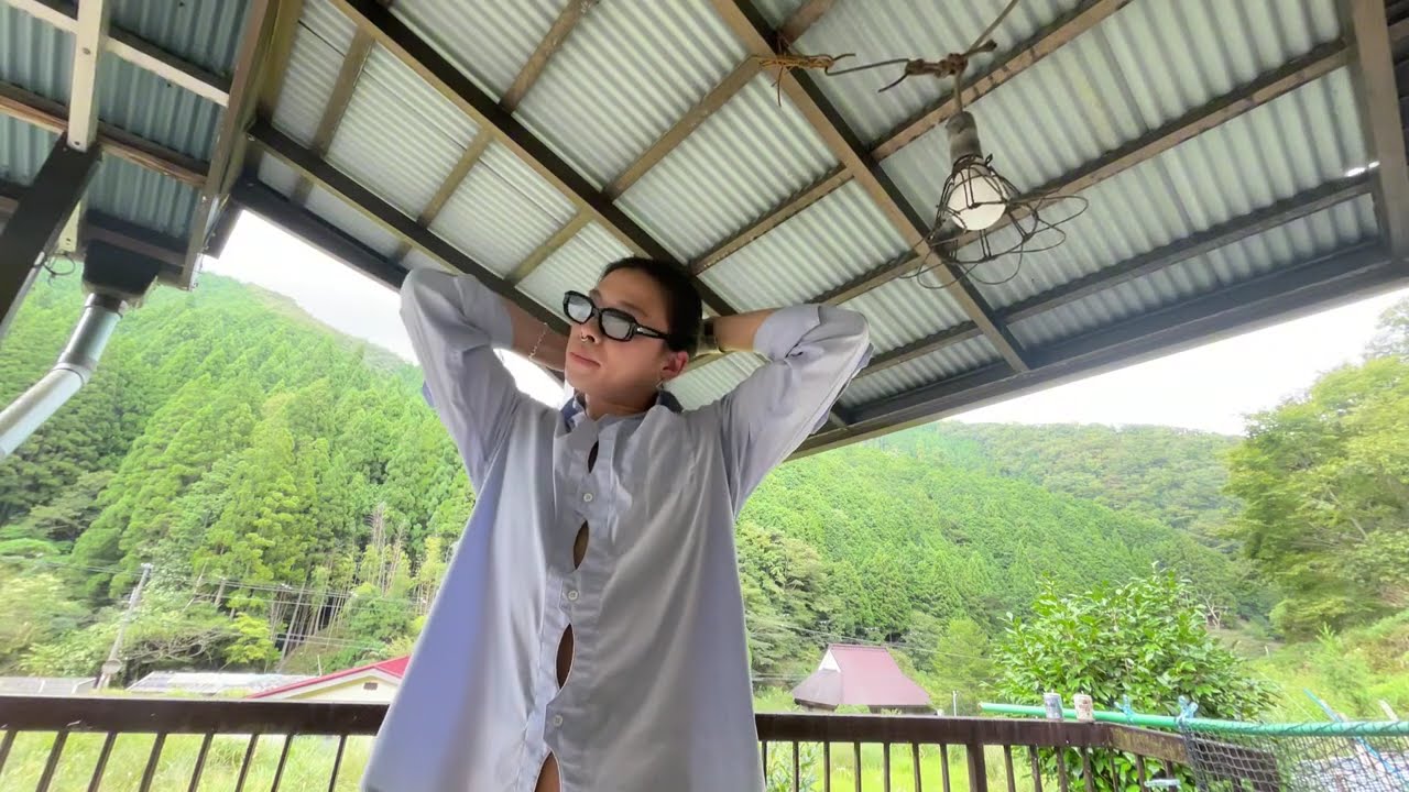 死んでも家族だから山奥の墓地に1人で墓参り。