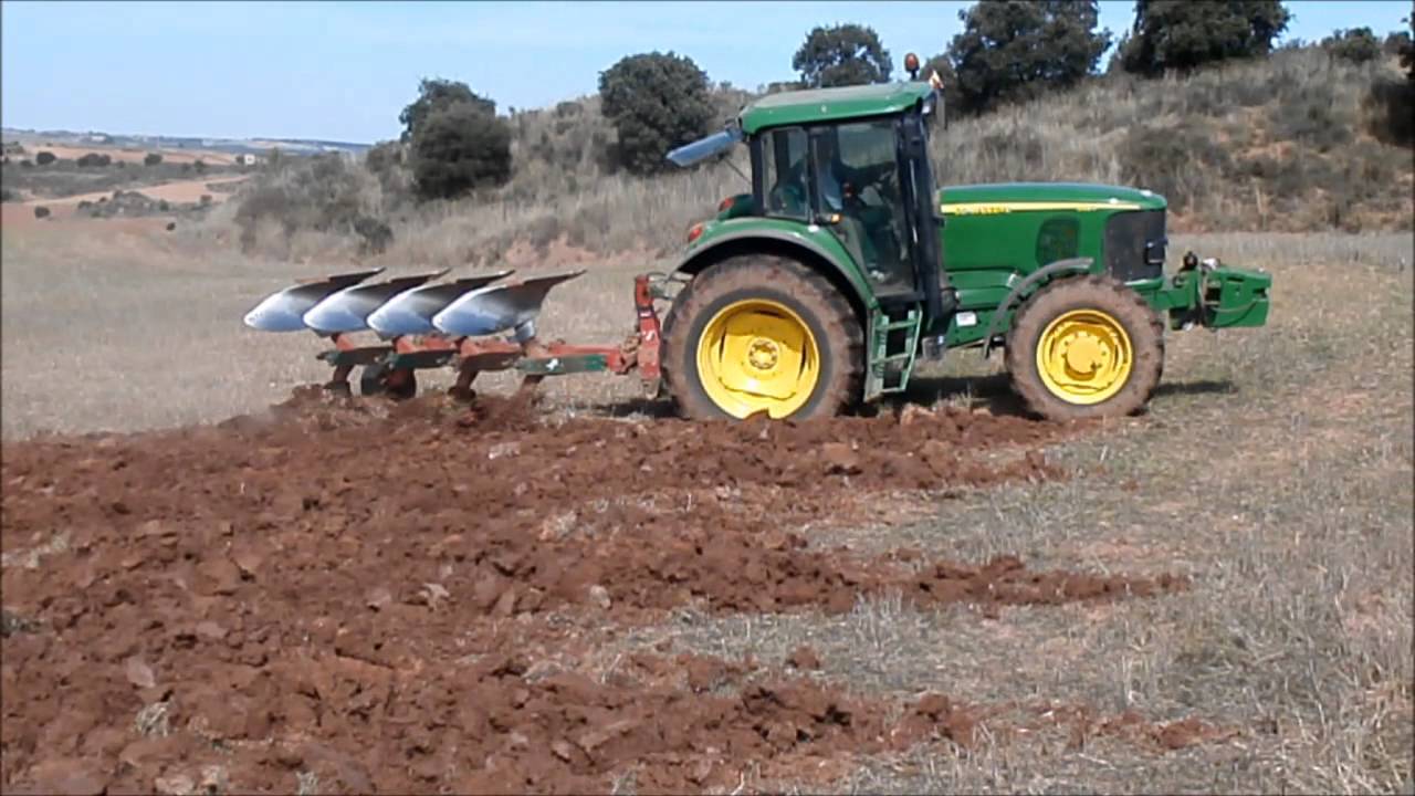 John Deere 6520 y  Arado Kverneland de 4. [HD]