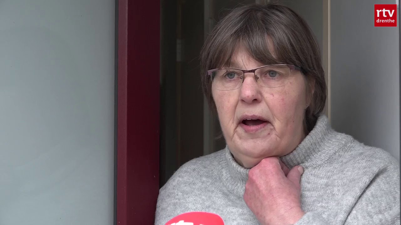 'Zag een auto voorbij sjezen' | Auto rijdt huis binnen in Tynaarlo