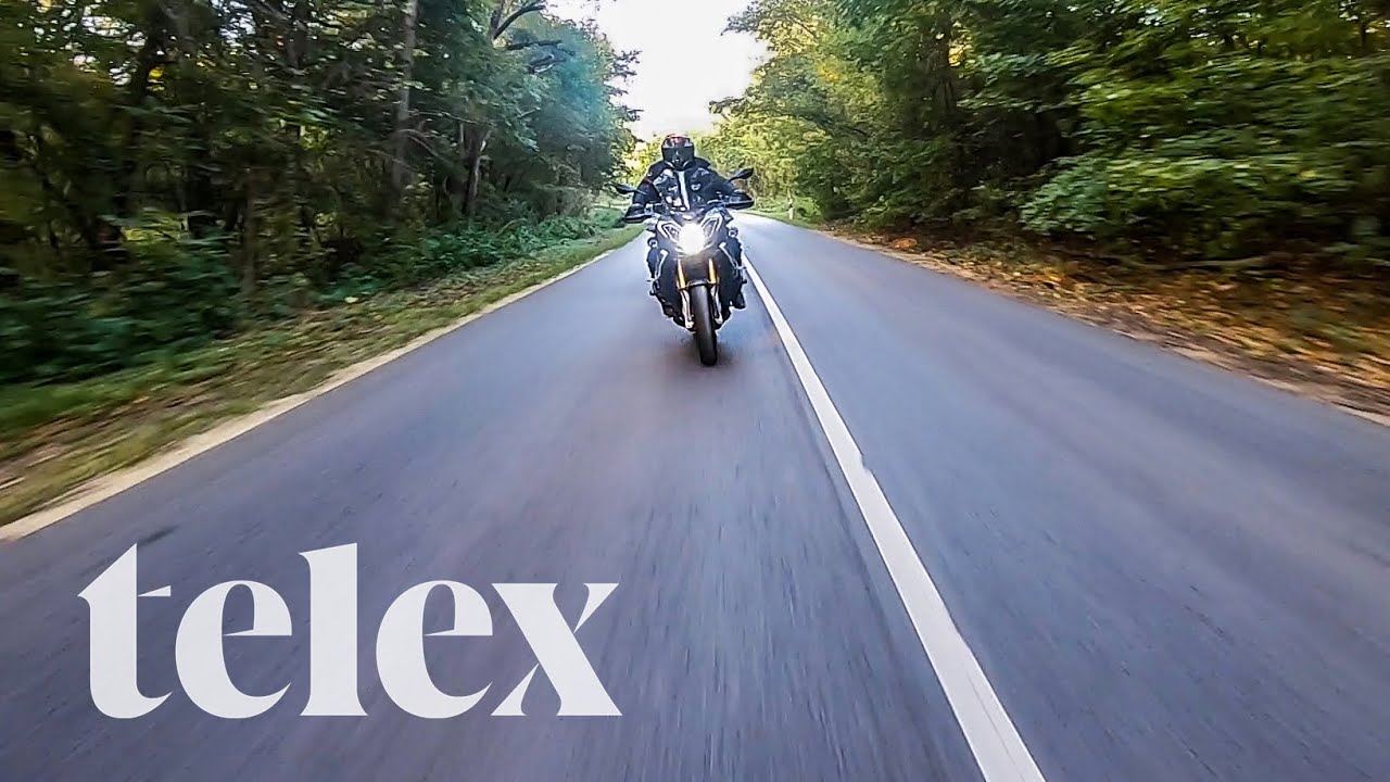 Attila 200-zal motorozott, amikor kijött elé egy traktor a kereszteződésben