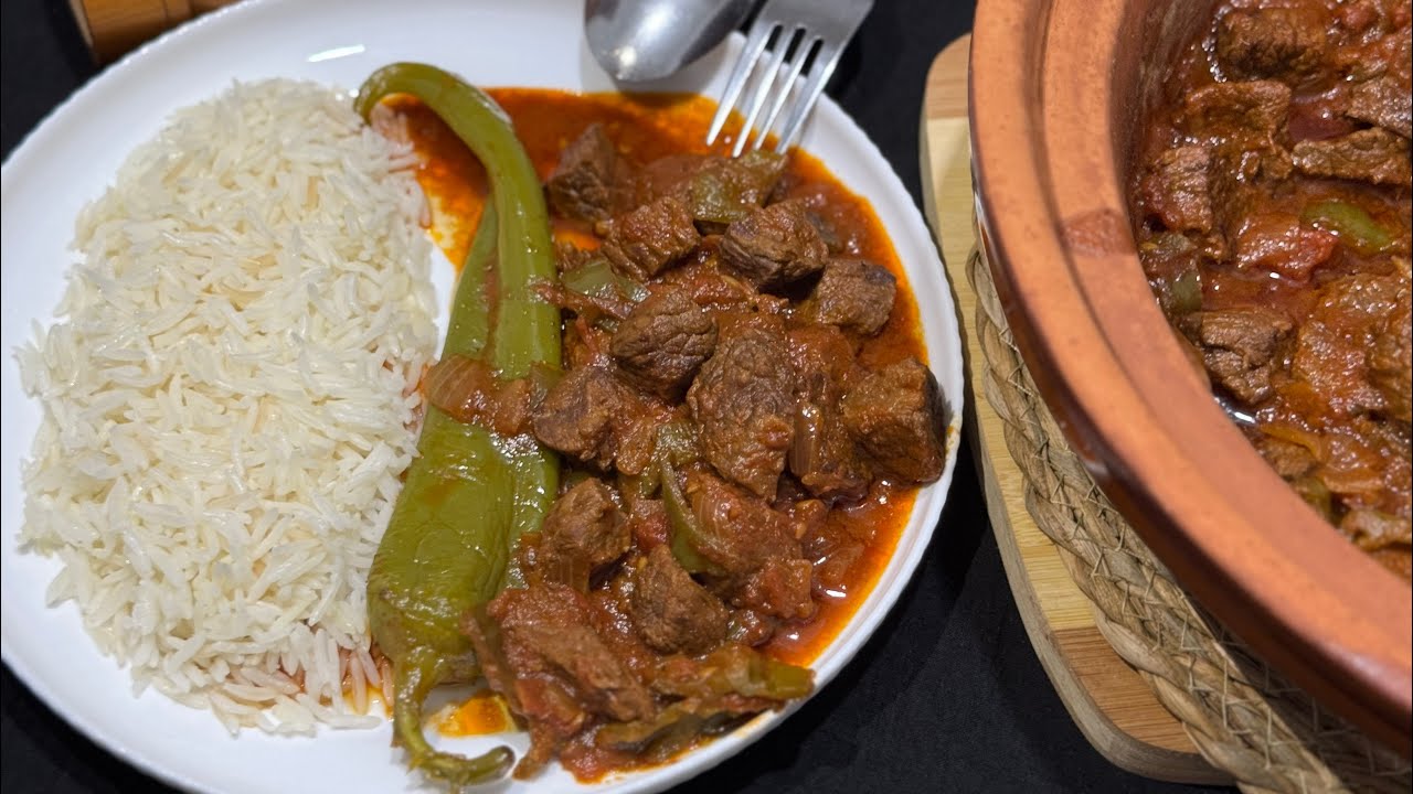  🇹🇷 طاجين اللحم الملكي بلمسة تركية: اللحم يذوب ك الزبدة مع أسرار الفخار! 🔥🥘
