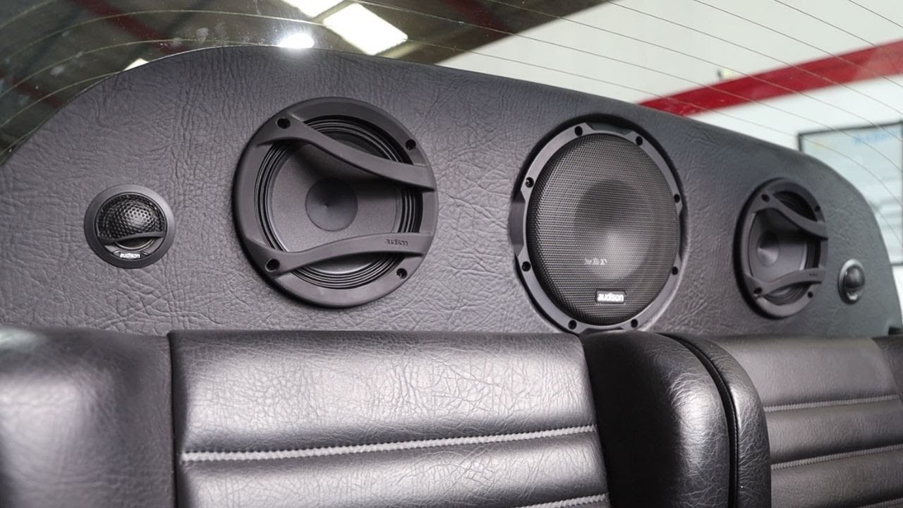 1974 Porsche Targa Completely Bespoke Audio System