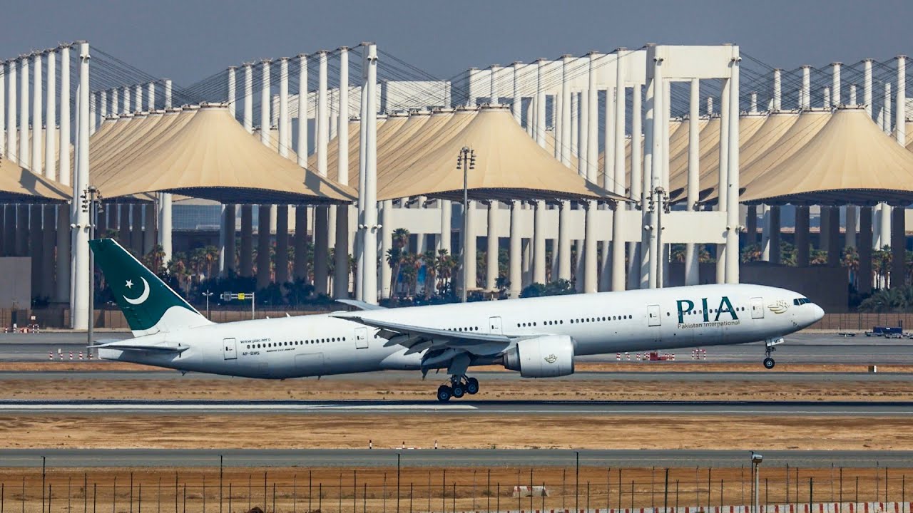 Traffic at Jeddah Airport #15 حركة الطيران في مطار جدة