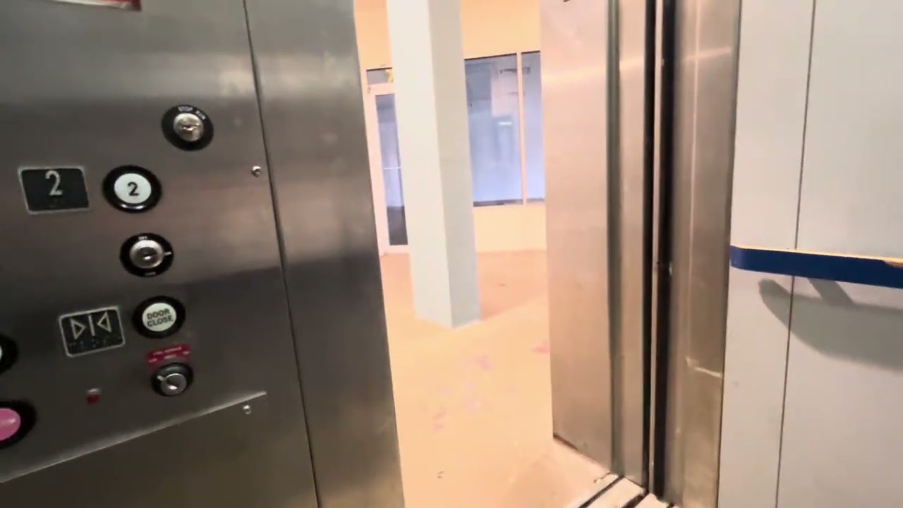 Rear Door on a General?! General Oiltronic Hydraulic Elevator @ Dowdy Plaza - Orlando, Florida 
