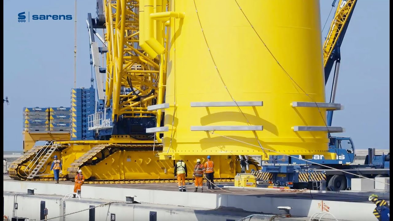 Corporate video | Sarens Two of the world’s biggest crawler cranes working in tandem