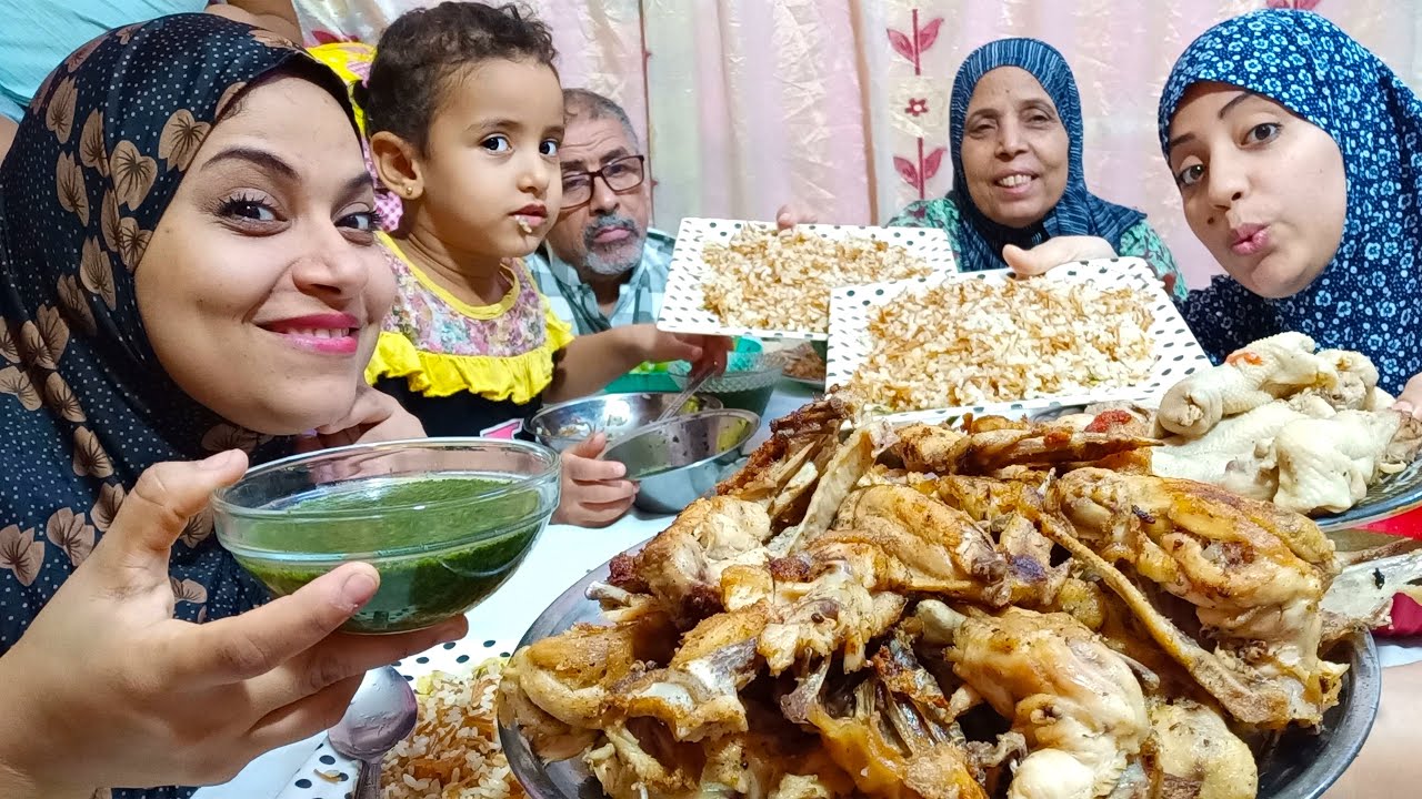 تحدي أكل اجزاء الفراخ المحمره ولعنا في الشقة والبنطلون كان بيرقص لوحده!😰