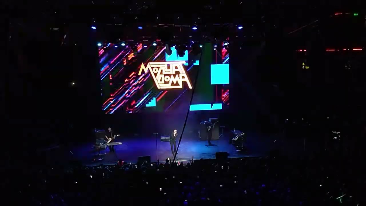 Molchat Doma - Волны (Volny) Live in Chile at Caupolican Theather 2022