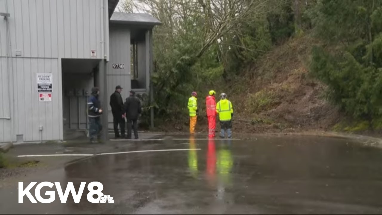 Landslide evacuates Southwest Portland apartment complex