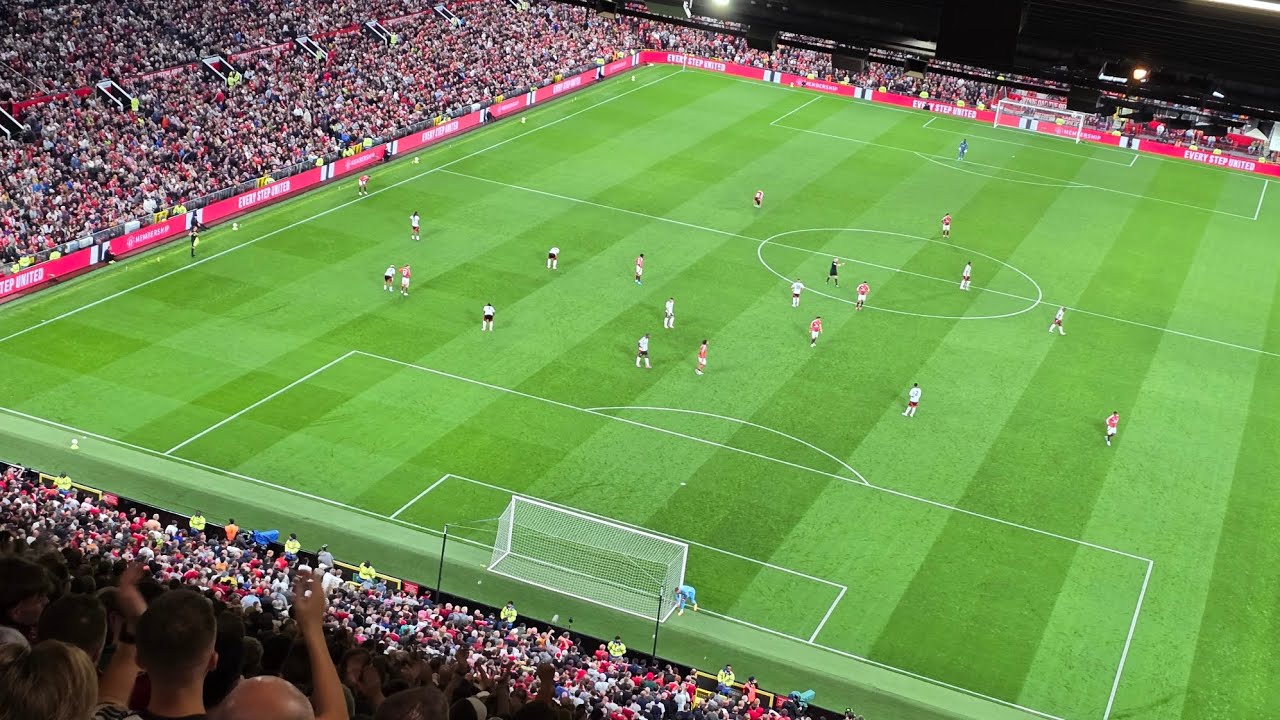 Manchester United 1-0 Fulham | Zirkzee Debut Strike | Zayden's Match Day Vlog | Old Trafford