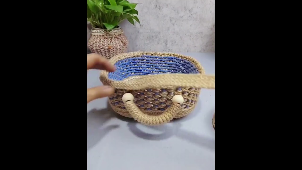Handmade hemp rope hand-woven basket. 