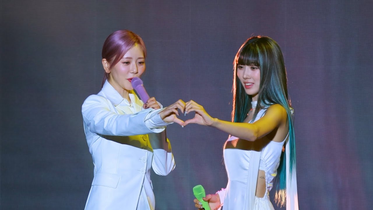 221011 Dreamcatcher - 'Fairytale' Fancam | 드림캐쳐 직캠 @컴백 쇼케이스