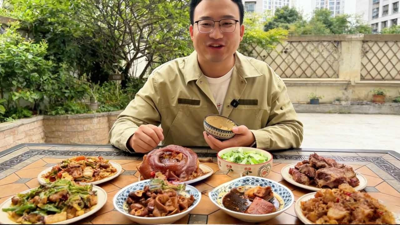 逛诸暨早市的意外收获，卤大肠、东坡肉，8道菜消费才500元【吃货小金】