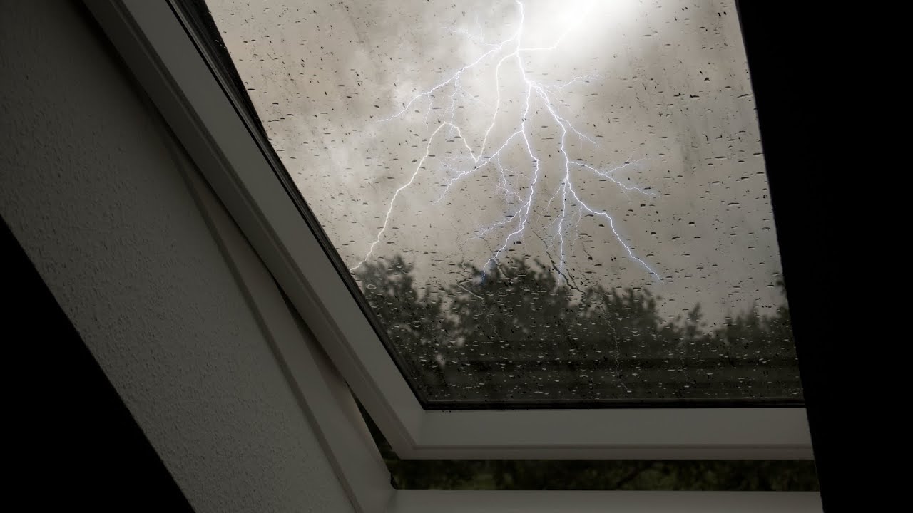 Regen am Dachfenster (Ohne Wiederholung) Regenger&auml;usche zum Einschlafen