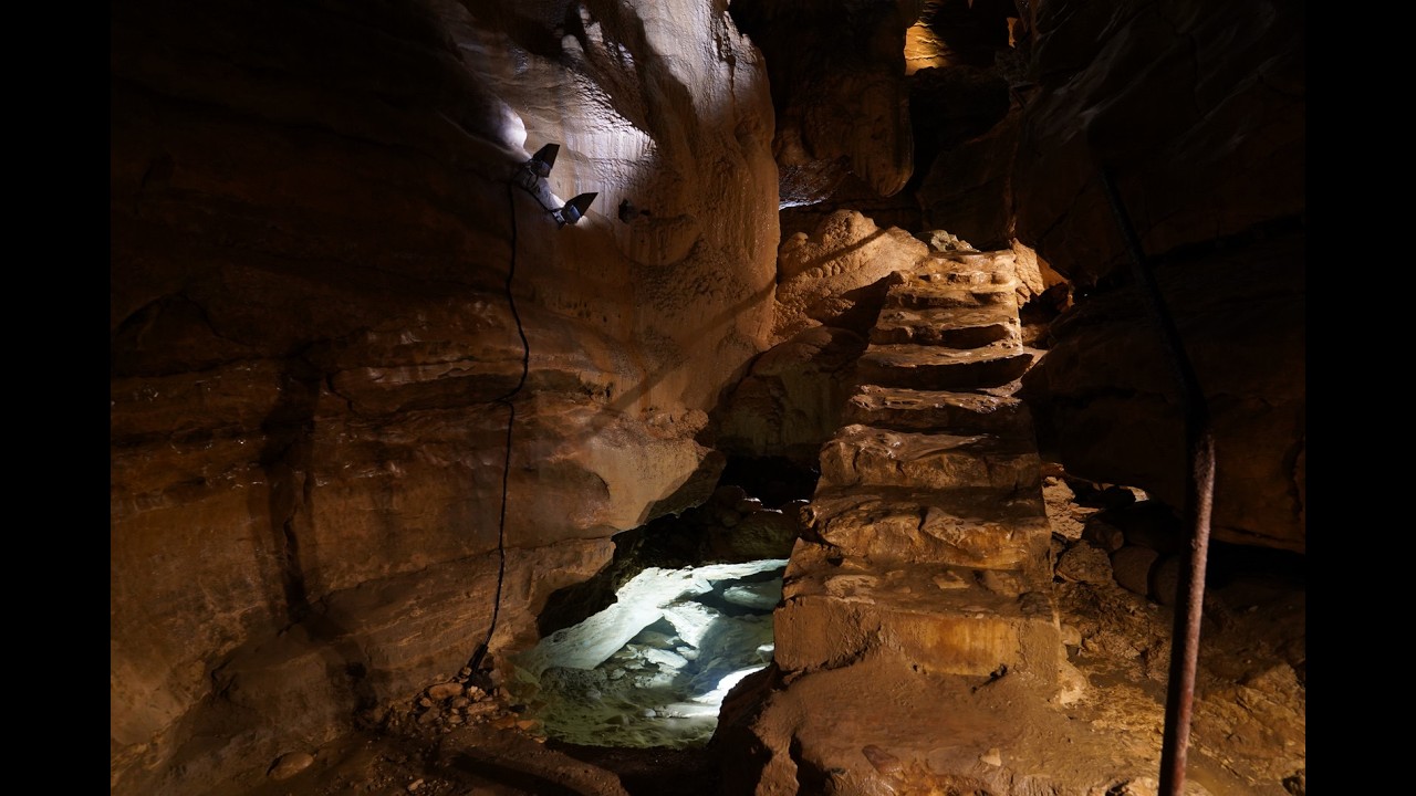 Grottes de Saint Christophe. New lighting in the show cave.  Report by Celine Petit.