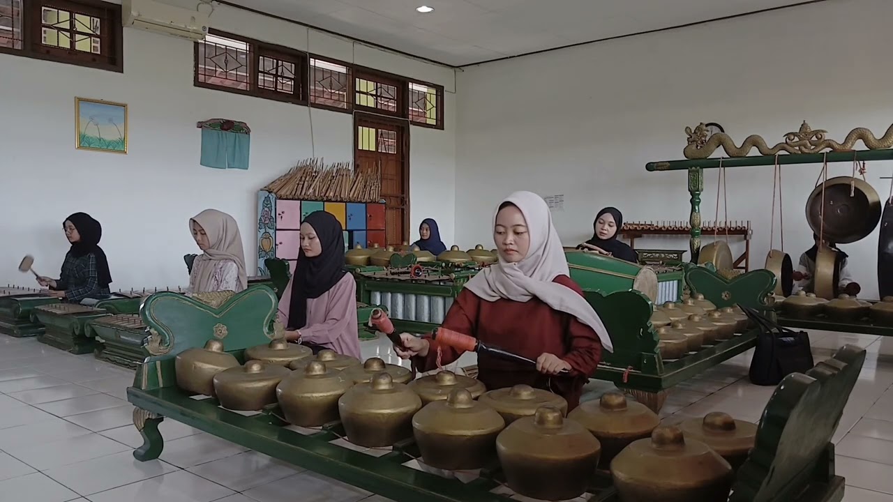 “Penampilan Karawitan: Gending Lancaran Suwe Ora Jamu”
