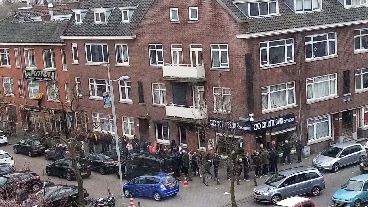 Kolejki przed zamknięciem Coffee Shop Rotterdam 2020