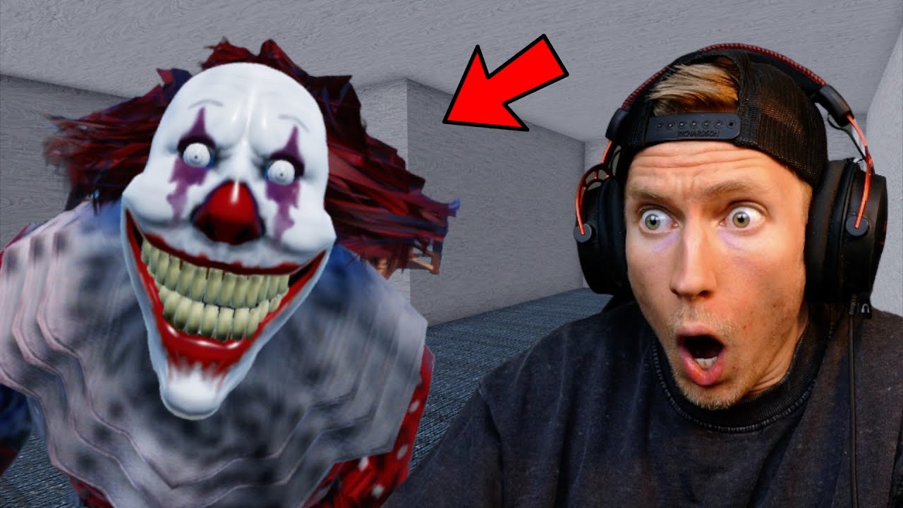 Roblox CLOWNEN försöker äta upp mig.. (HJÄLP)