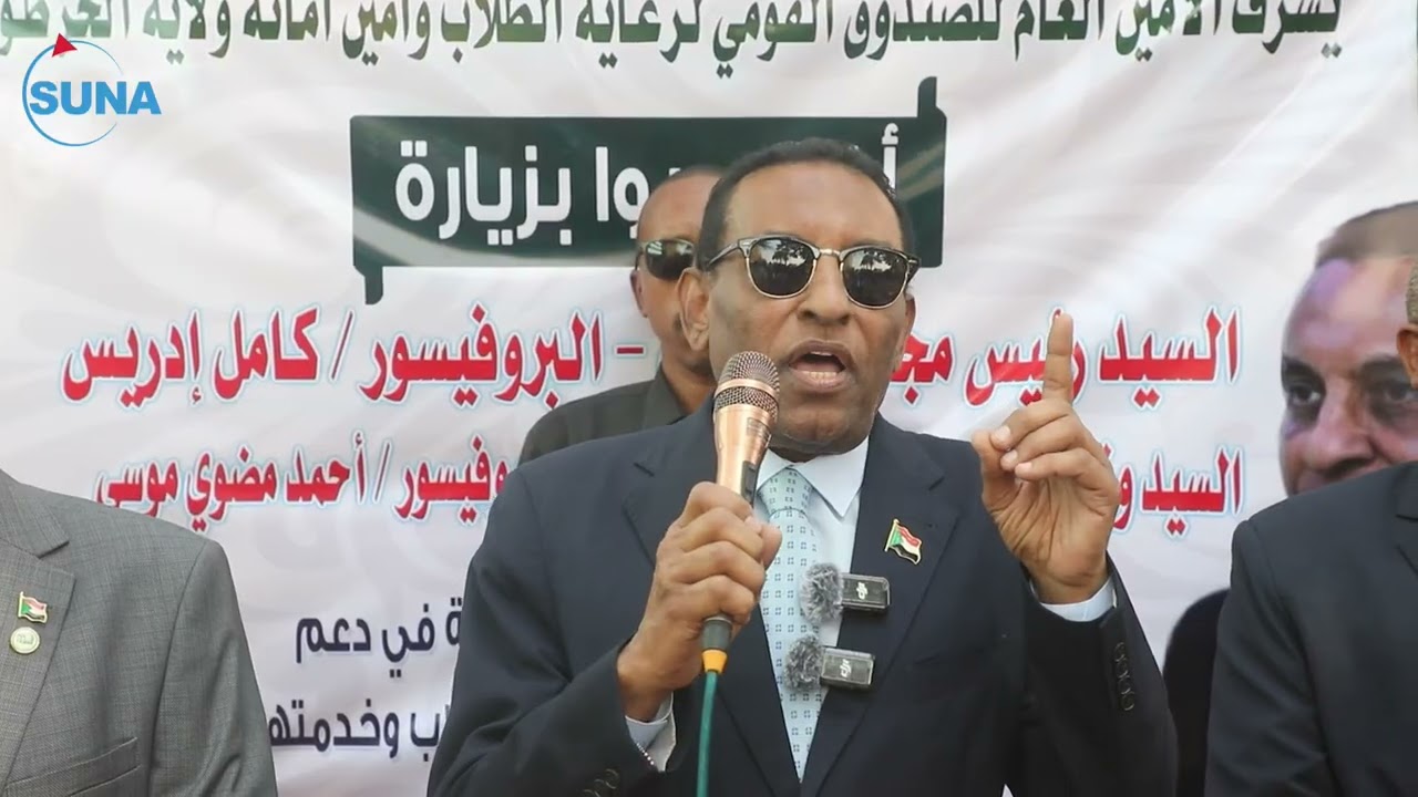 رئيس الوزراء يتفقد أوضاع الطالبات بمجمع الشهيد علي عبدالفتاح