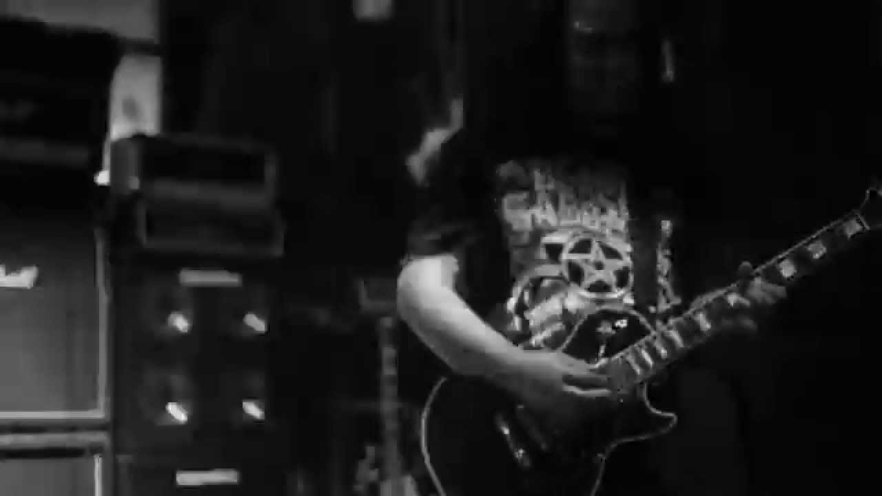 Tornado - Paranoid (Black Sabbath Cover) live at Parking Toys