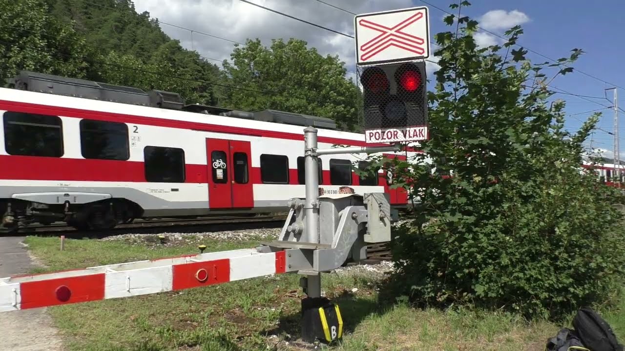Železniční přejezd Lisková - Ružomberok (Papíreň)