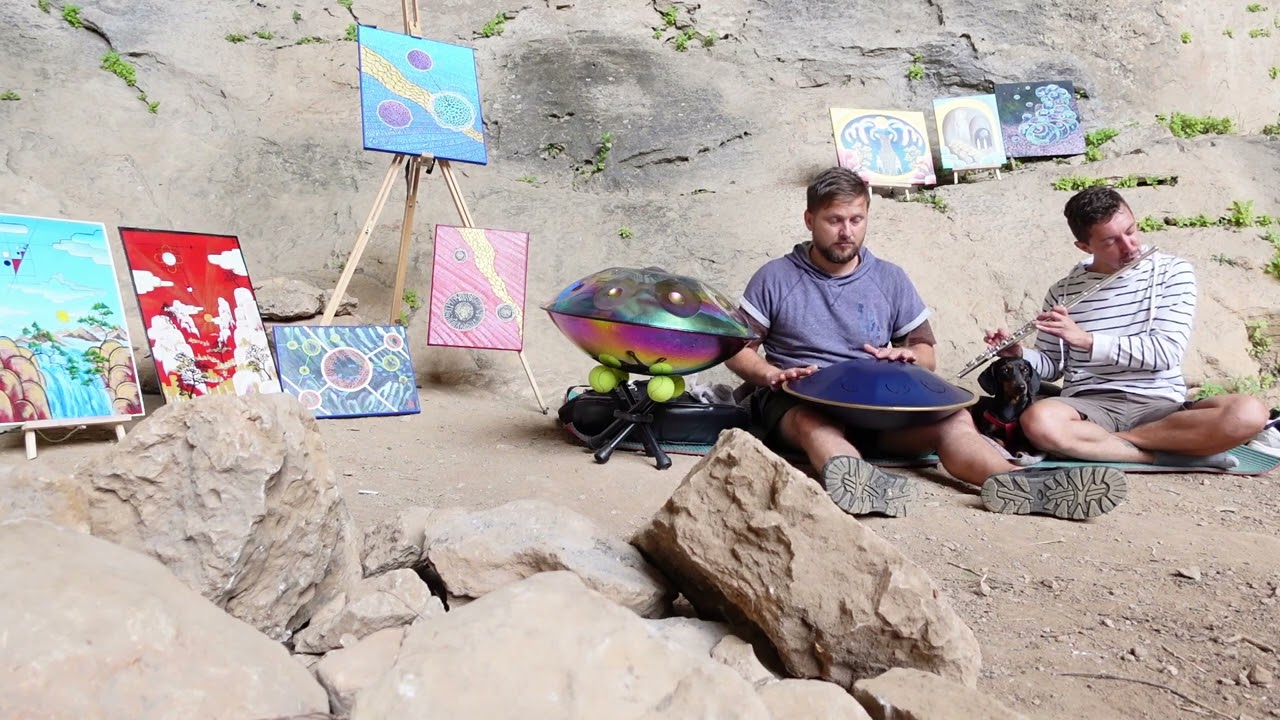 Chinese song. Live music improvisation in the cave. Ravdrum and Flute Duo.