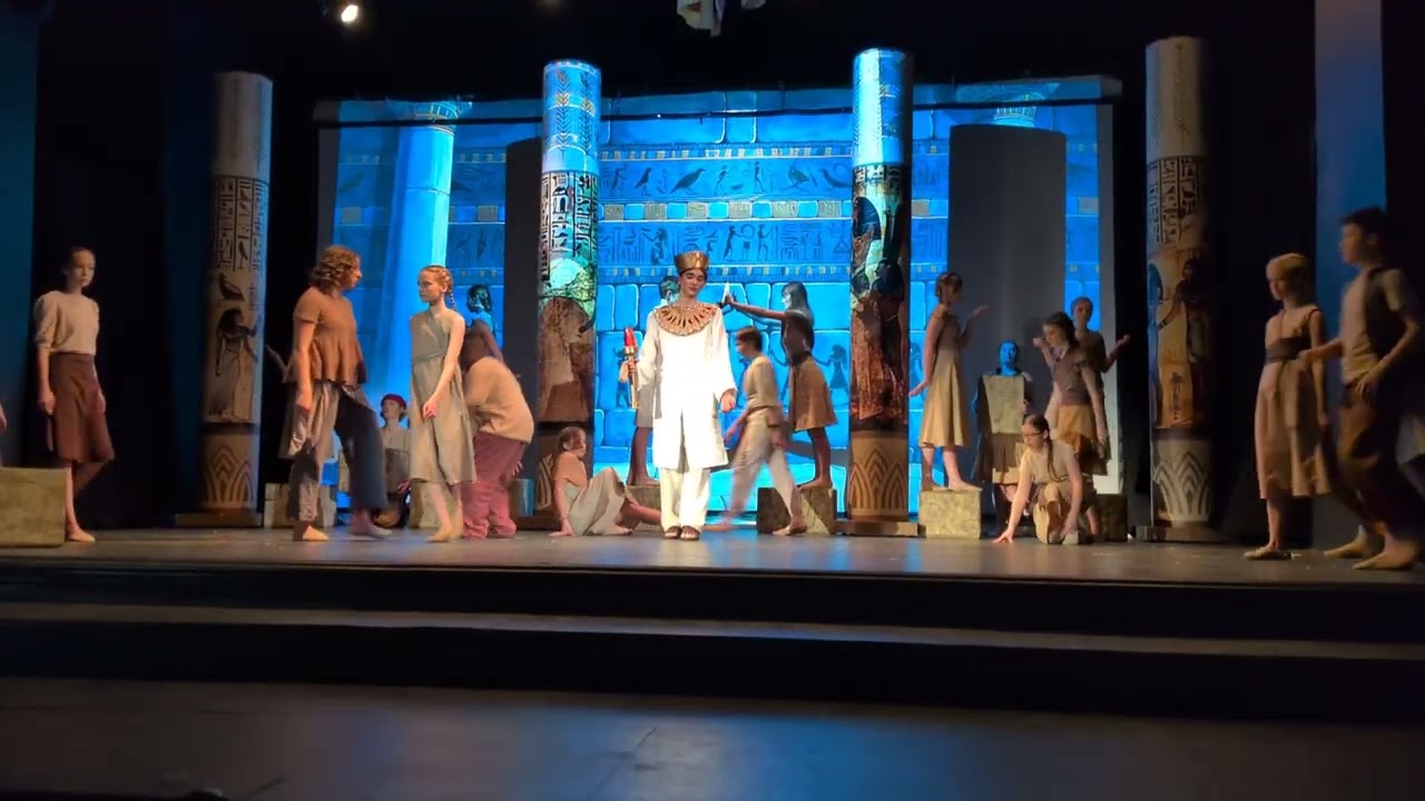 Dress rehearsal, 28th, Footprints on the Sand (I missed the beginning)