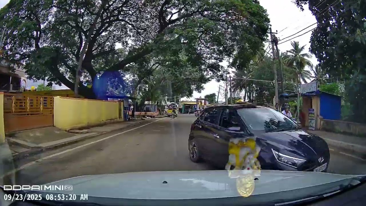 Bengaluru’s Road Chaos ! 🚨 Wrong-Side Riders Gone Wild | No Traffic Police in Sight!