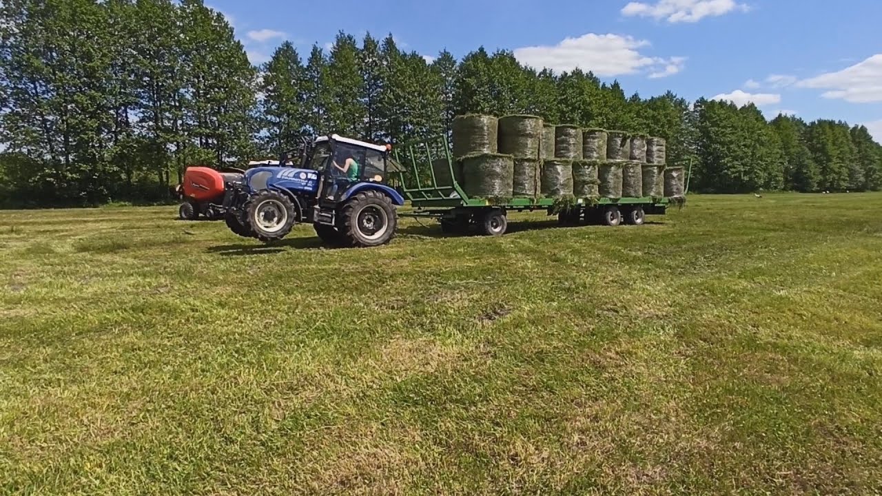 Ciężki wyjazd z belami Farmtrac na dwa koła