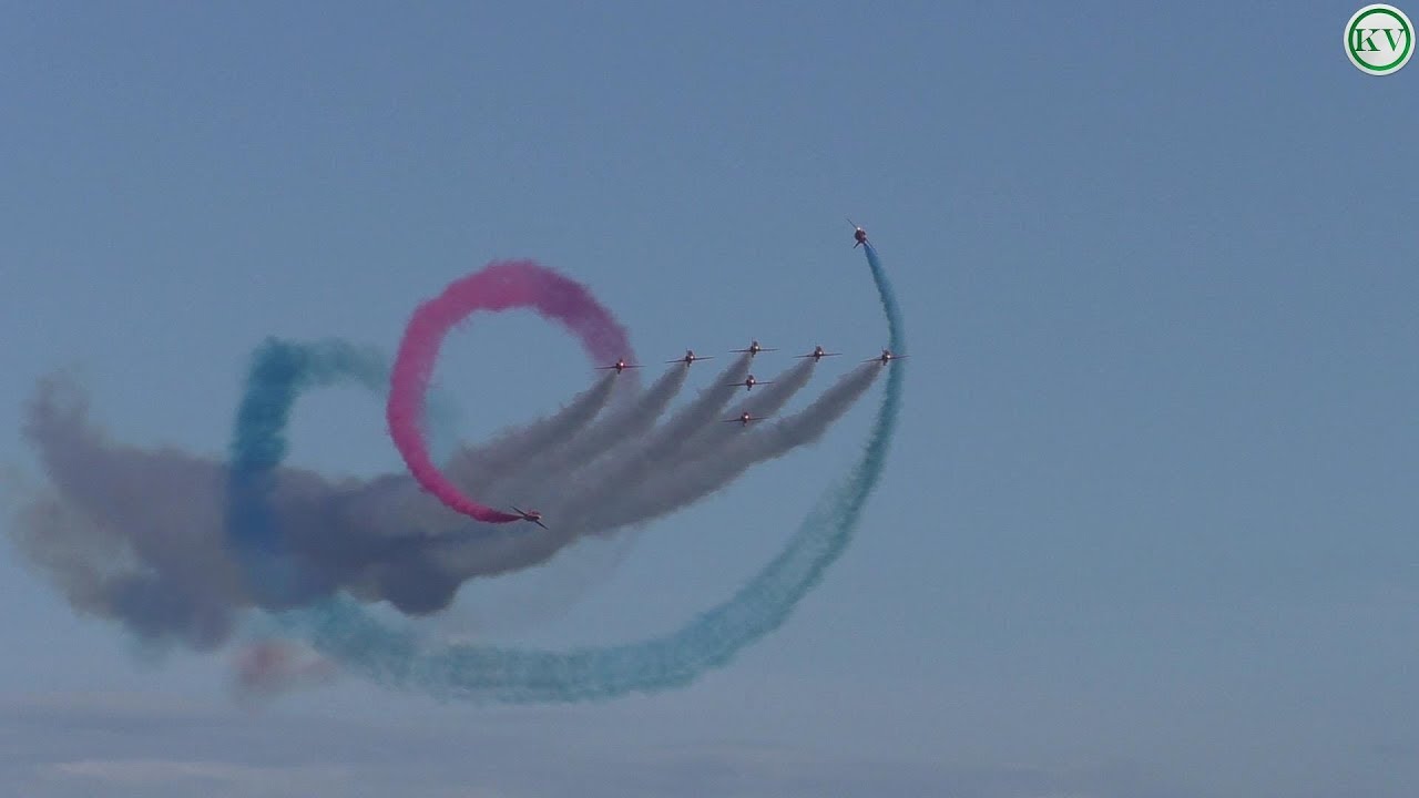 Red Arrows Full Display 2017, Falmouth Bay