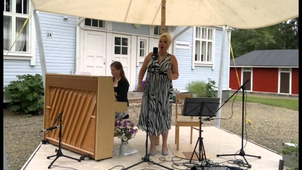 Johanna Rusanen-Kartano - Kullanmurunen (Heinävesi 3.7.2011)