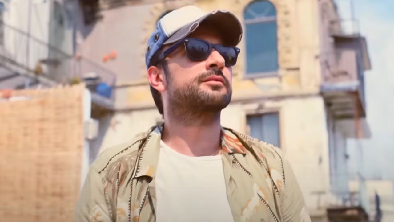 TARKAN - Kedi Gibi (Official Music Video)