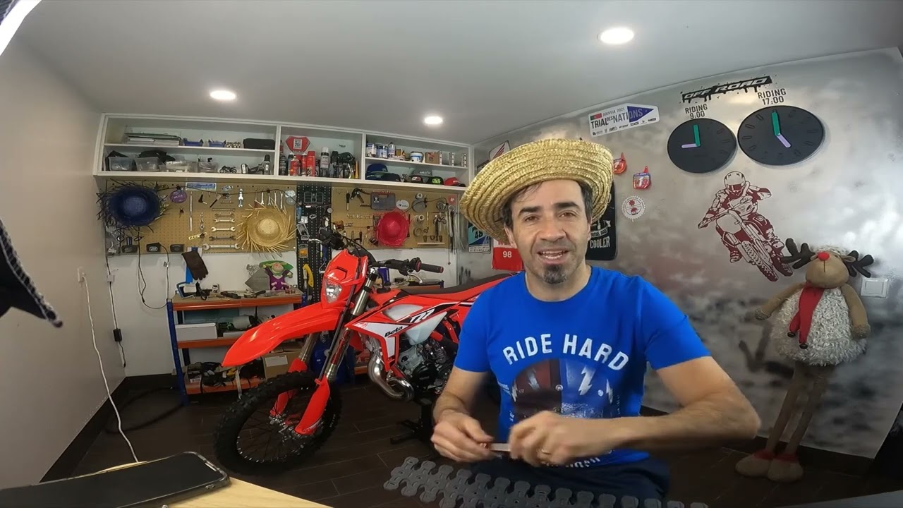 Protetor de curva universal para escapamentos de motores 2 tempos